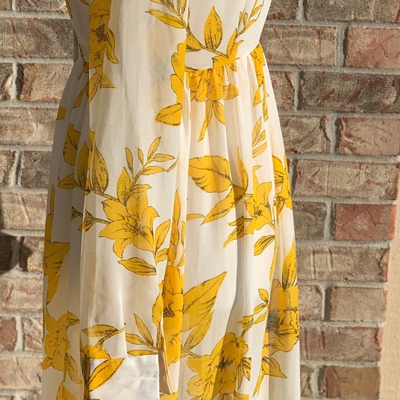 Forever 21 Flower maxi ✏️ - Picture 2 of 4